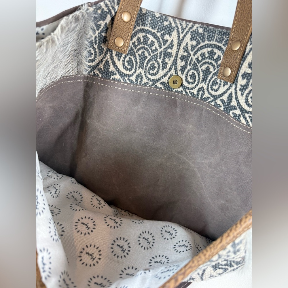 Myra Bag Ace Upcycled Canvas & Cowhide Messenger Bag - Picture 6 of 14
